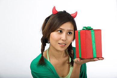 《狙击精英5》登陆部队DLC上线宣传片 新任务武器等